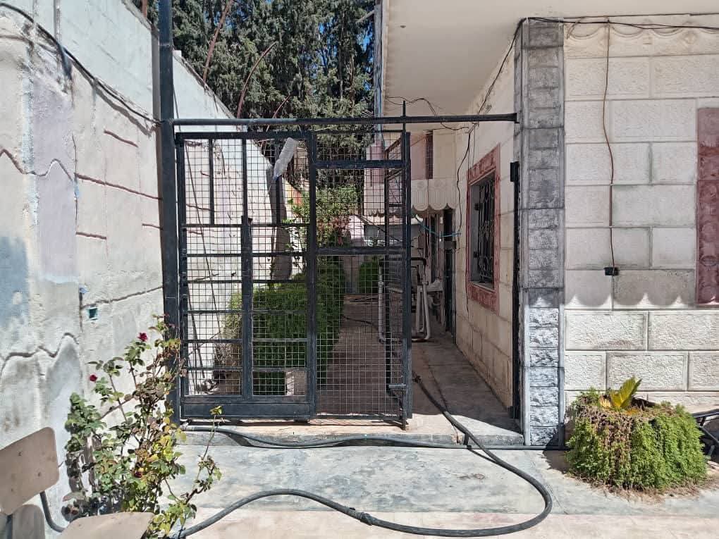 للبيع فيلا -طريق المطار - 5