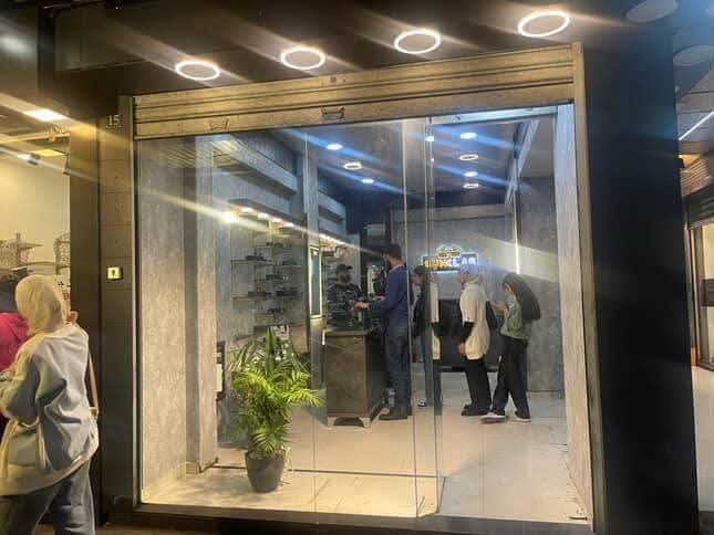 محل تجاري للبيع -شارع الحمرا - 4