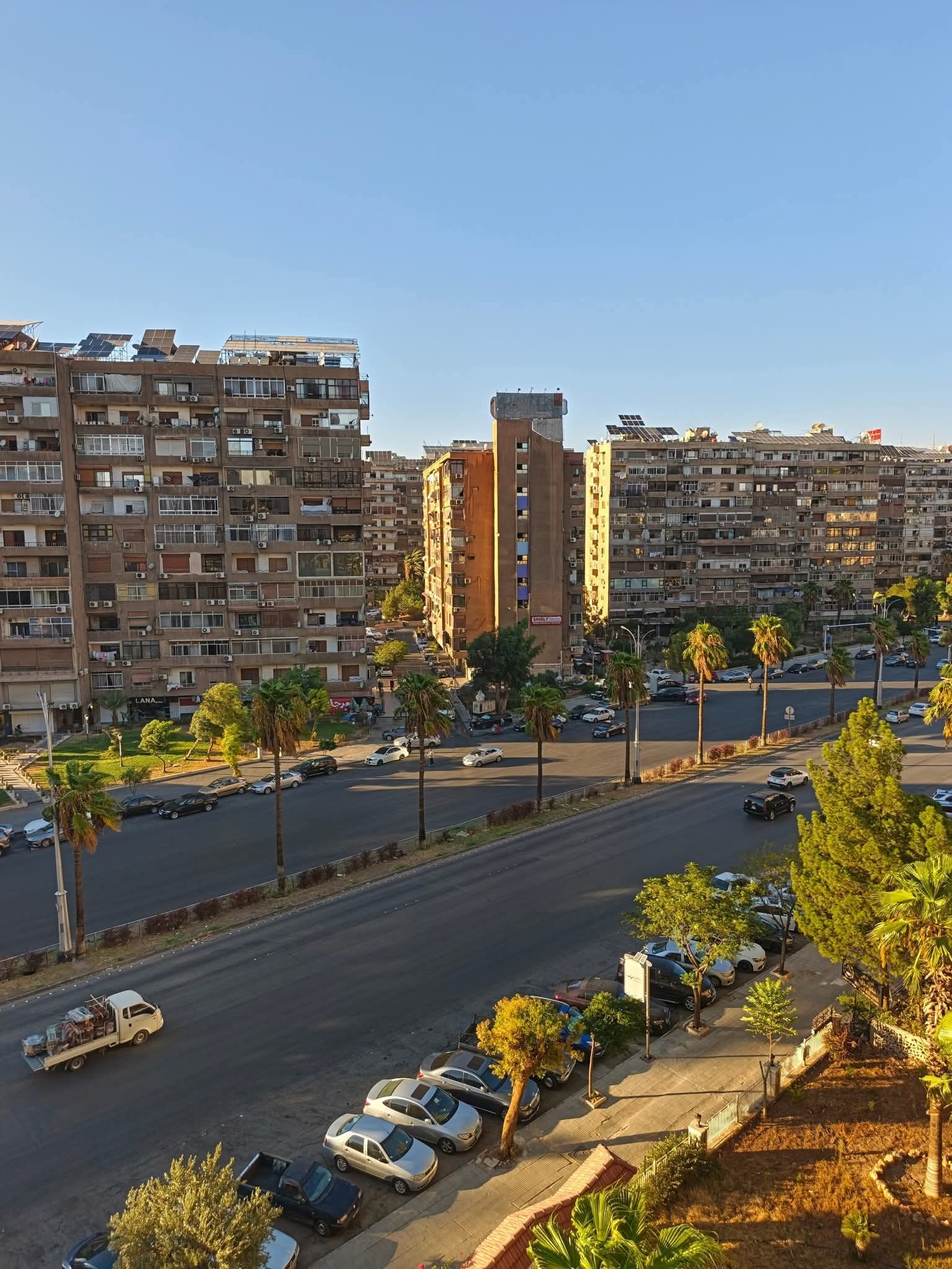 شقة مميزة للبيع -اتستراد المزة - 2