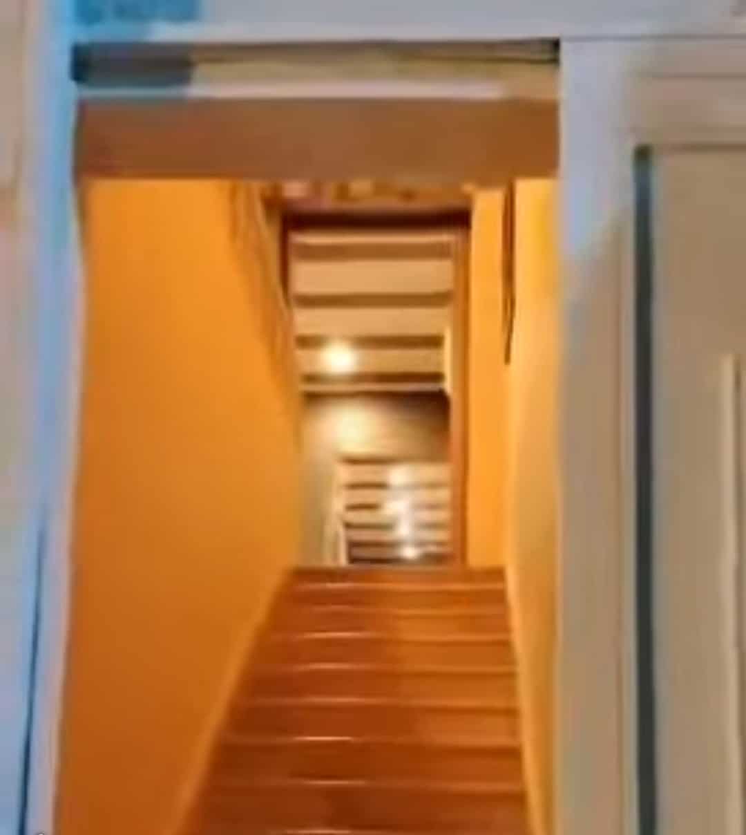 فيلا ملكية من اجمل الفلل للبيع -طريق المطار - 4